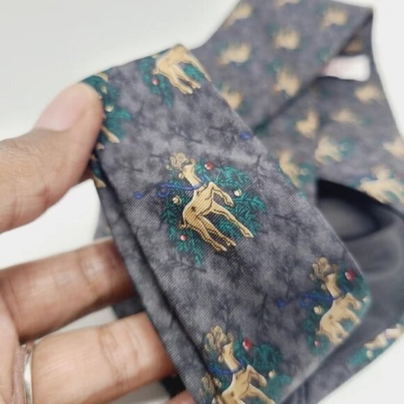 Rudolph Company | Men's Gray Reindeer & Mistletoe Print Christmas or Holiday Tie - Picture 10 of 10